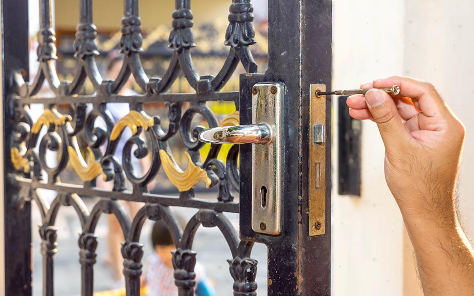 serrure porte Bagneux